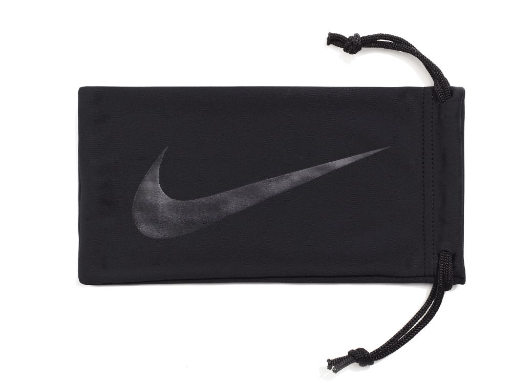 Matte deals black nikes