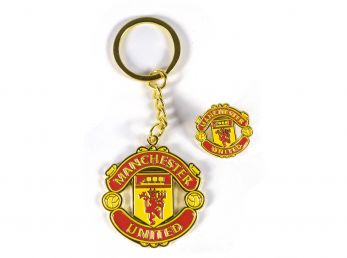 Manchester United Crest Keyring and Badge Set