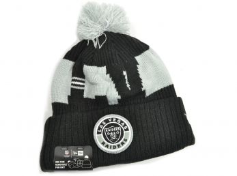 New Era Las Vegas Raiders On Field NFL Knitted Bobble Hat