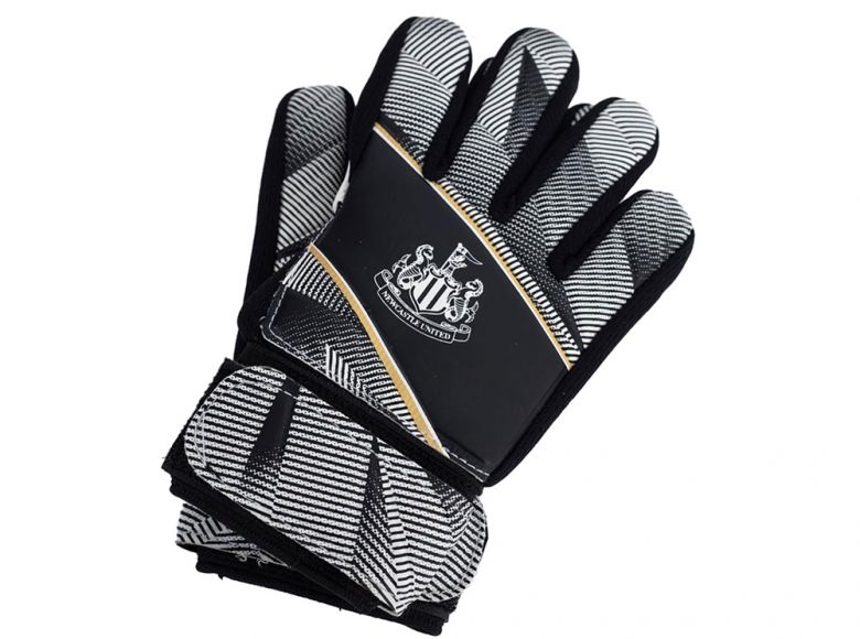 Newcastle United Fuse Goalkeeper Gloves Junior